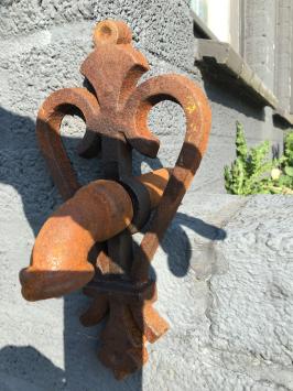 Waterspuwer voor muur fontein, hart kroon + Neptunus, gietijzer